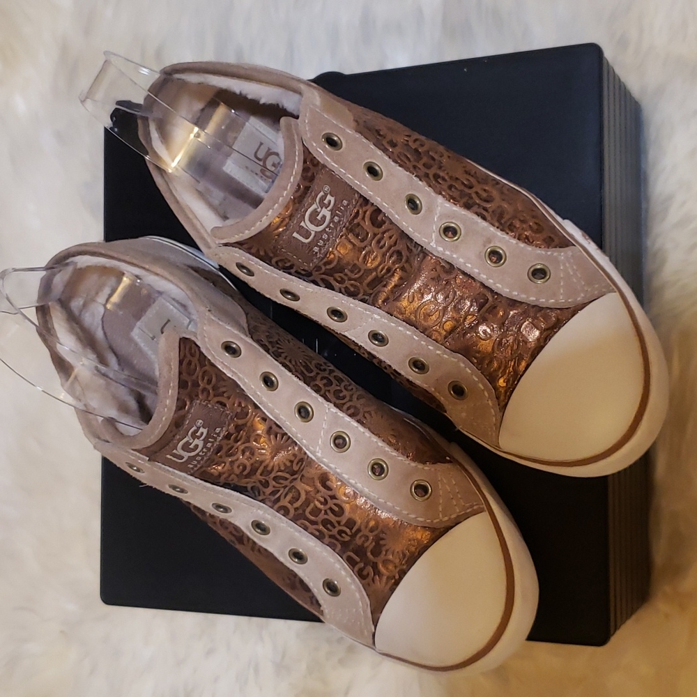 UGG Laela Size 8 Quilted Brown slip on Sneakers